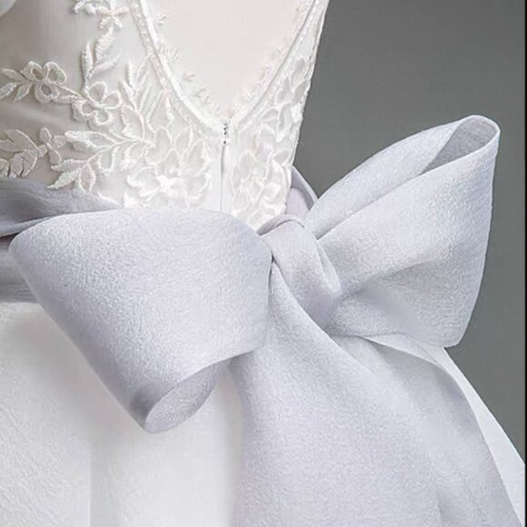 Like NEW Designer Dress ( Age 10-12) - Picture 3 of 6